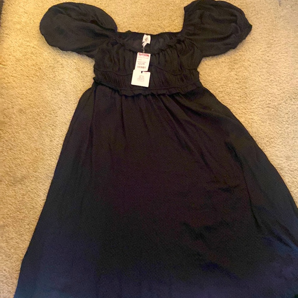 Black Off the shoulder dress very sweet and romantic.
